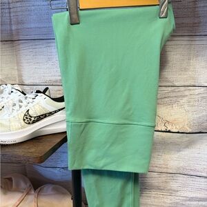 TNA Leggings Size XL